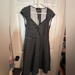 ⚫️ BOGO Vexy pinup style stripped dress with a zipper back